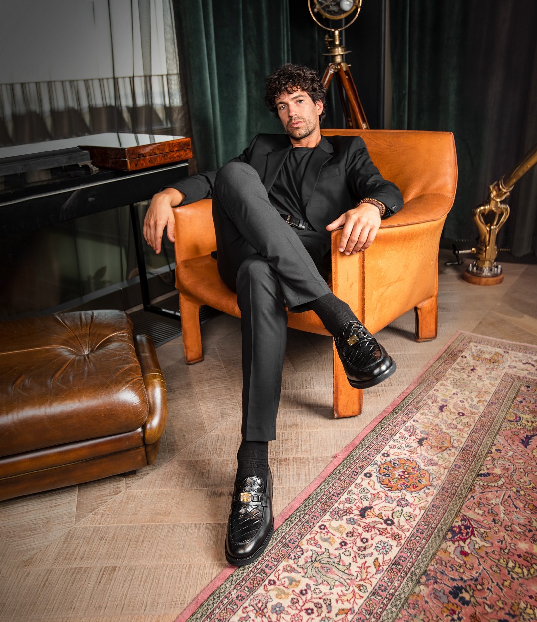 KADIN TOPUKLU SİYAH BOT